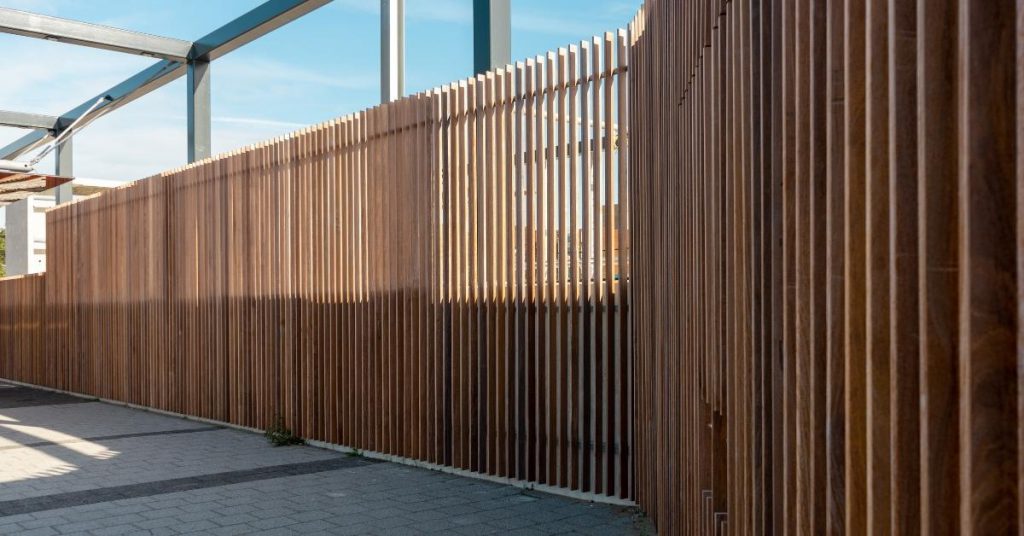 LENCO® Semblance collection of vertical wood slats